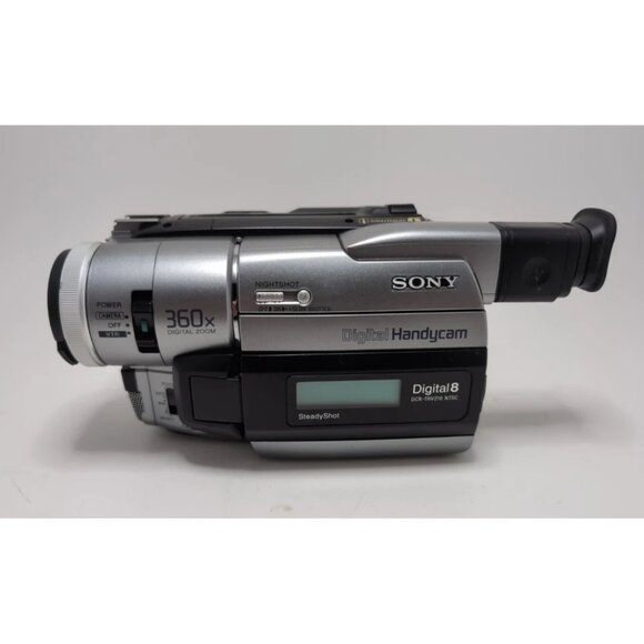 Sony DCR-TRV210 Handycam Hi8 NTSC Digital Camcorder Bundle Vintage 1999 - Picture 4 of 15
